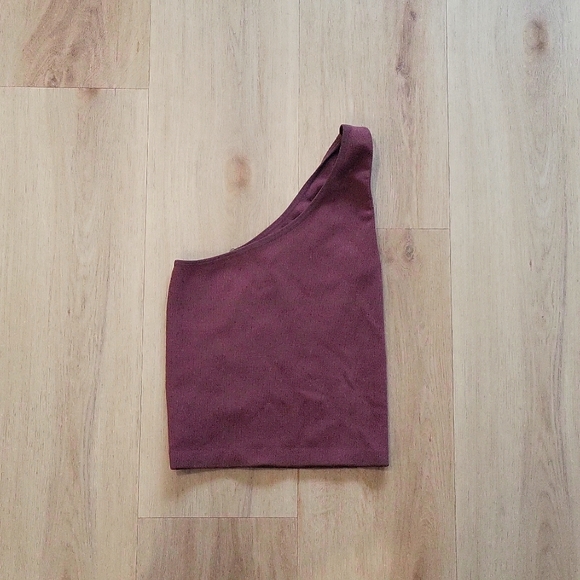 Zara oversized t-shirt in size medium and one shoulder tank in size small - Picture 4 of 4